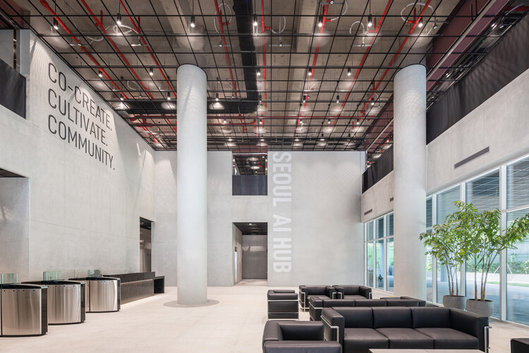 Mega Floor (Seoul AI Hub) / stpmj - Interior Photography, Living Room, Glass