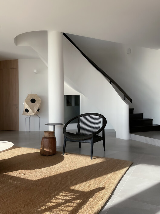 dP Apartment House / Tristan & Ju - Interior Photography, Chair
