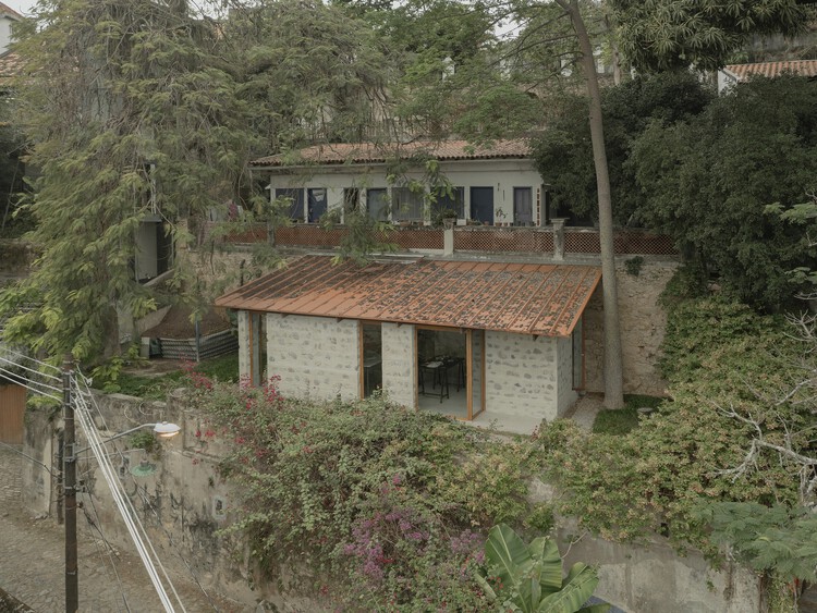 Sewing Atelier Studio / Atelier 77 + Matéria Base - More Images