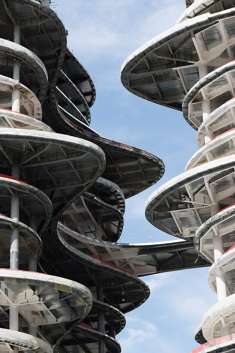 canyon-like yidan center by zaha hadid architects tops out in shenzhen's cultural quarter